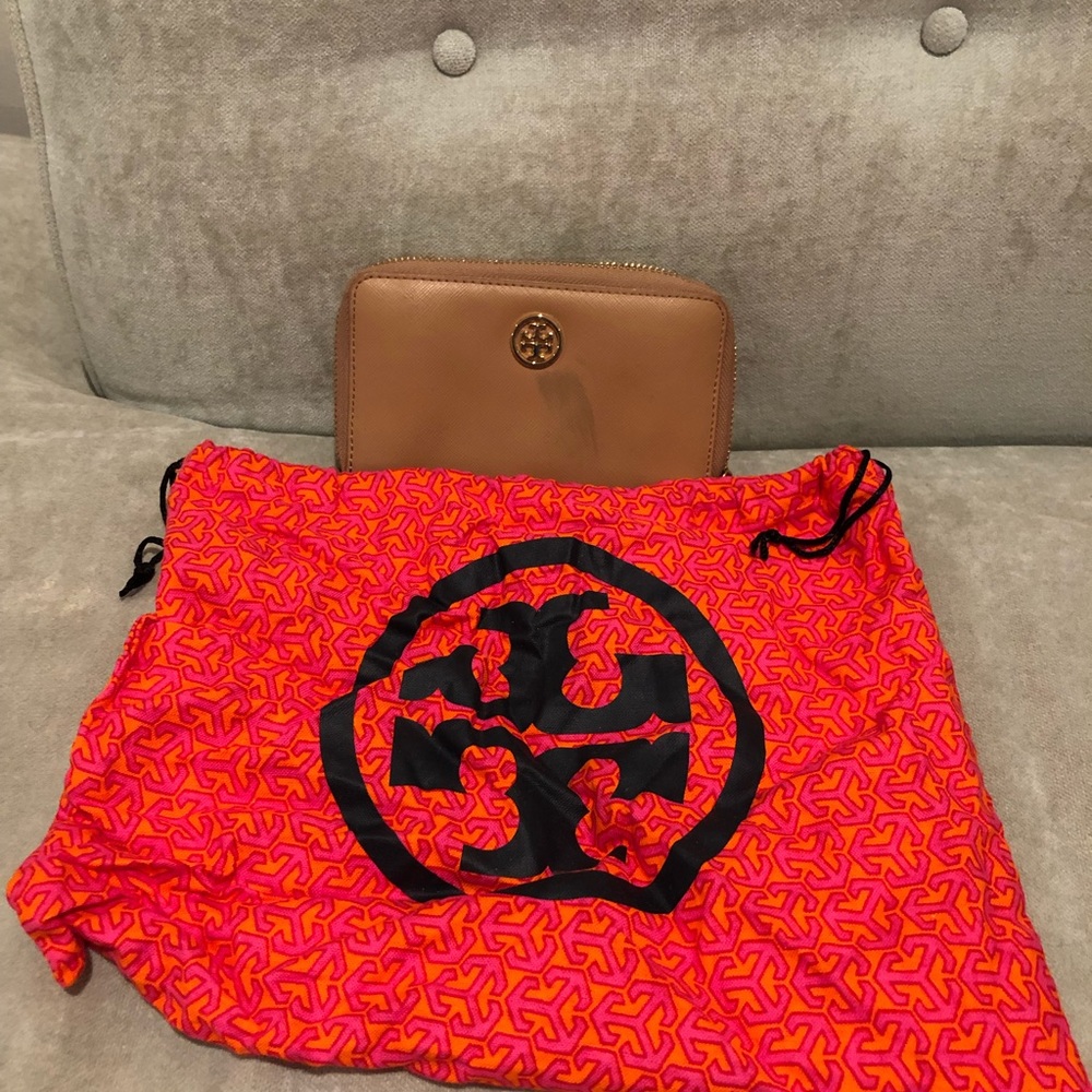 Tory Burch wallet